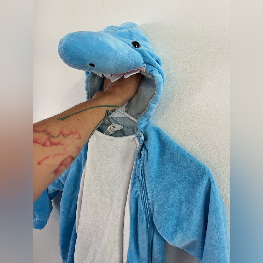 Shark costume 3t